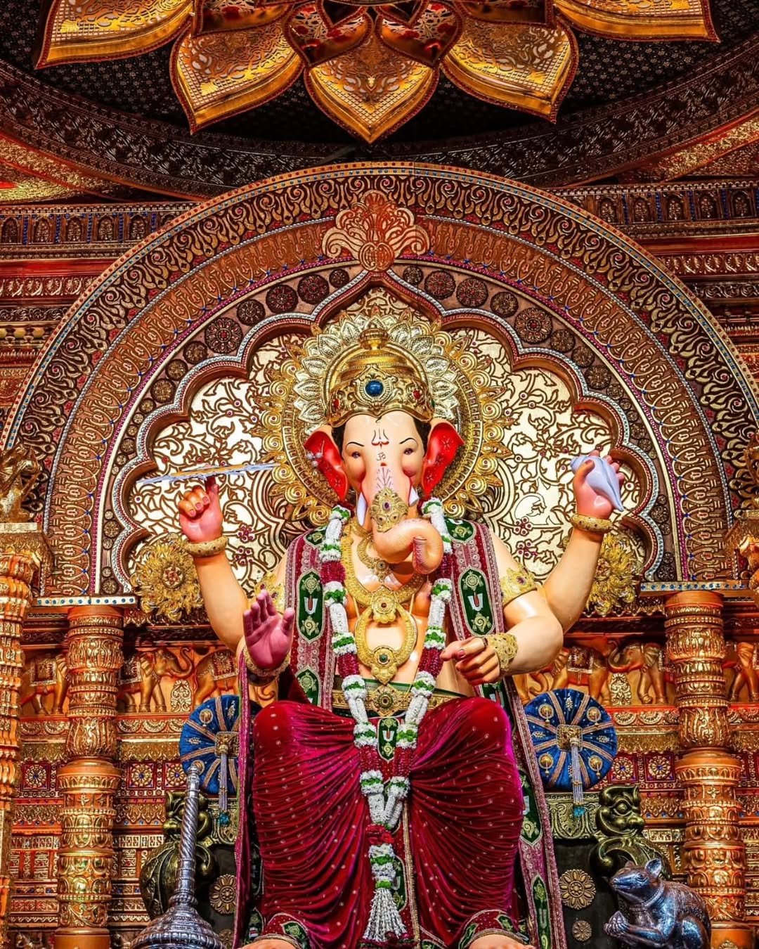 Lalbaugcha Raja 2025 First Look Mumbai s Ganesh Chaturthi Idol 